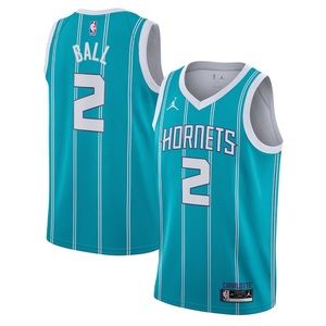 Lamelo Ball Jersey. NWT. Size Medium.